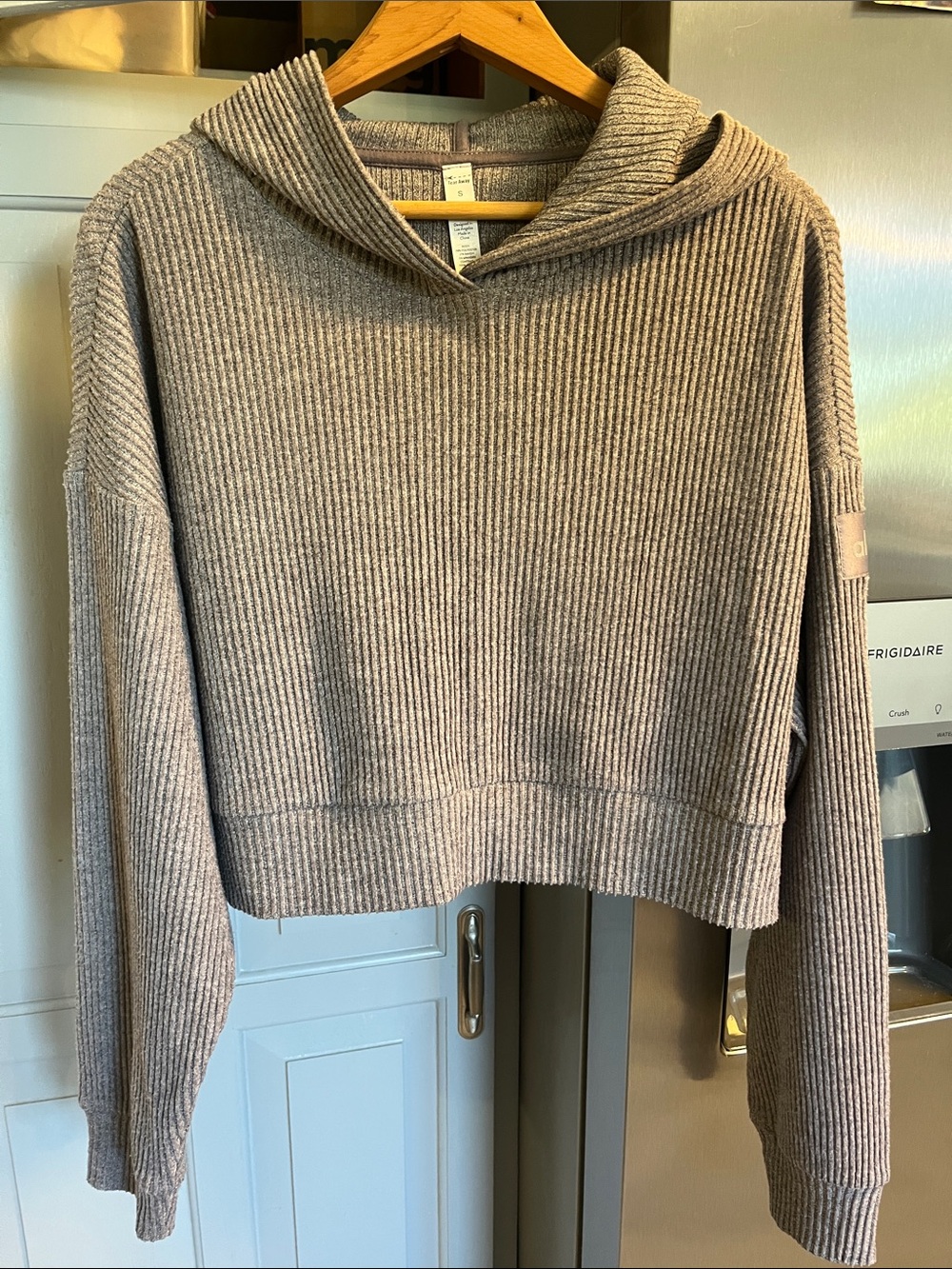 ALO Yoga Ribbed Hooded Cropped Sweater - Mauve Taupe Women’s Sz S - Picture 2 of 12